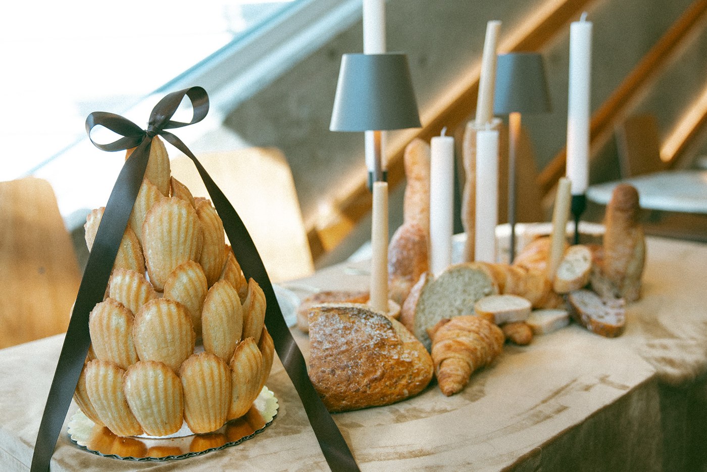 Madeleine tower, bread and candlelight — Las Vegas
